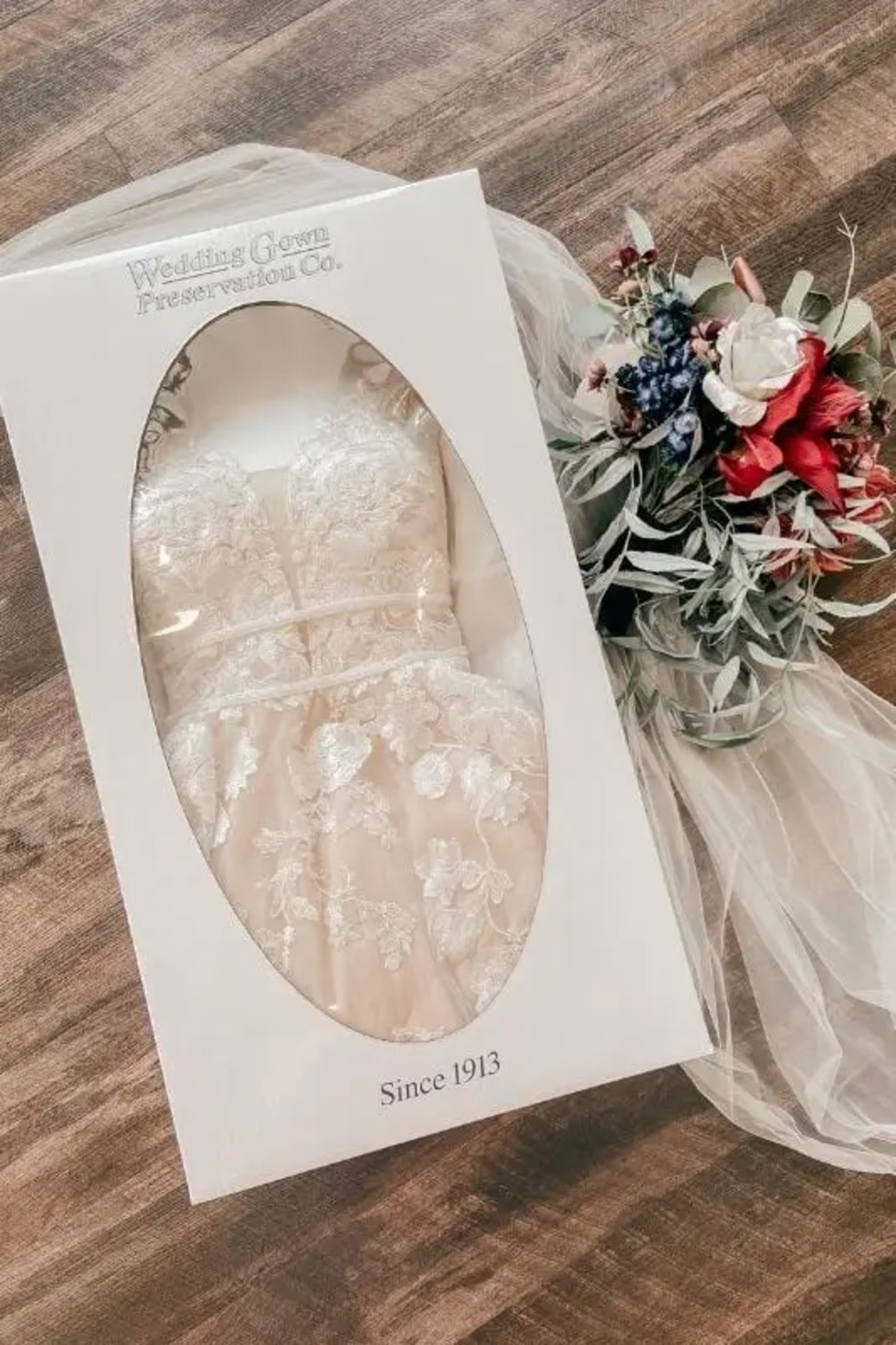Bridal gown hexalogic preservation company